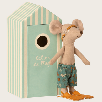 Ratón de playa hijo en caseta