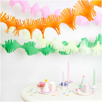 Multicolor crepe garland kit / 7 pcs.