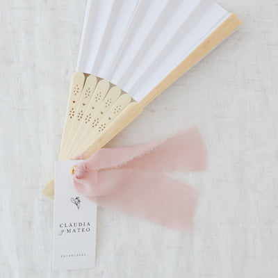 Personalized paper and bamboo fan / 12 units.