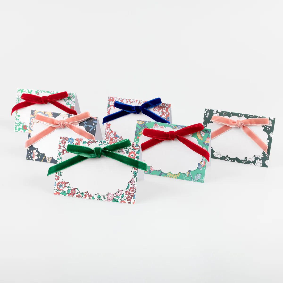 Conjunto de 6 marcadores de lugar com fita de veludo Liberty Christmas.