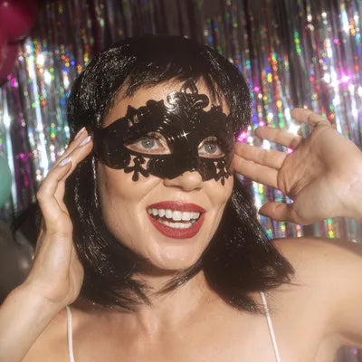 Máscara preta chique