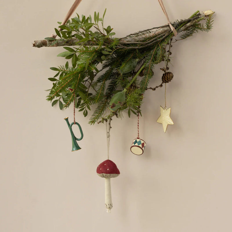 Decoração de tecido de cogumelo vermelho Maileg