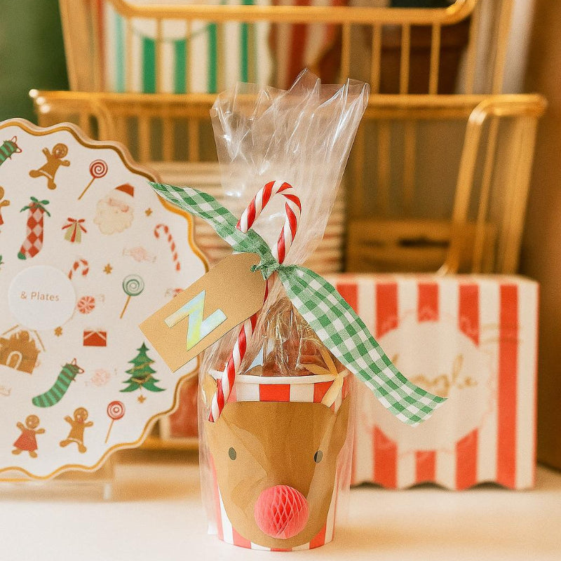 Presentes surpresa de vidro com inicial de Rudolf de Natal