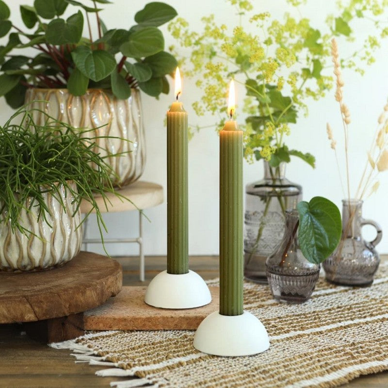 Velas listradas para candelabros verde oliva