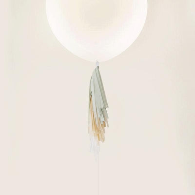 Inflated L balloon with pastel MINT garland