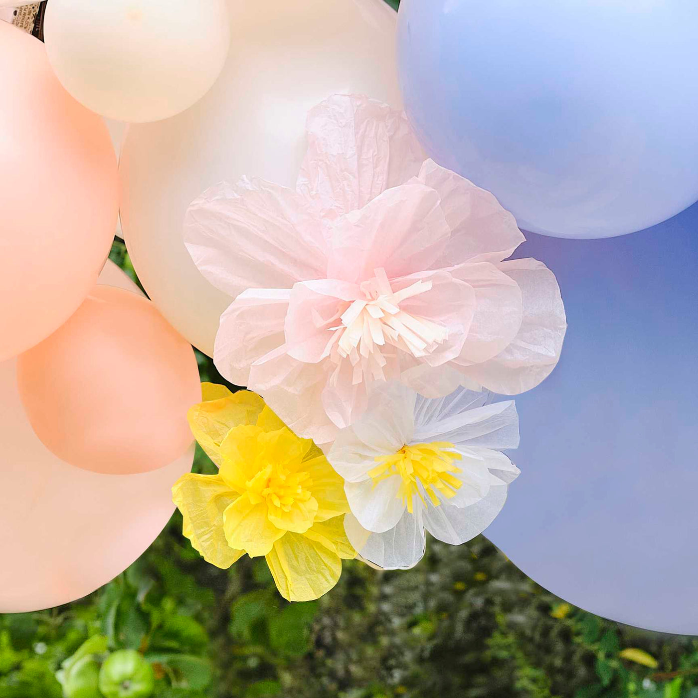Pastel Spring balloon garland DIY kit