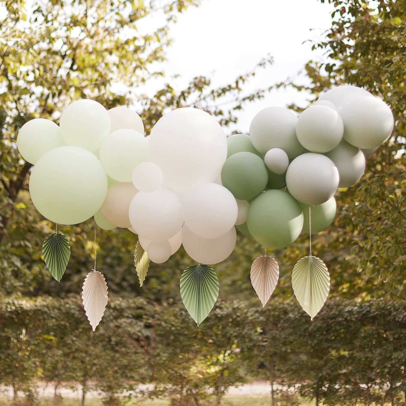 DIY kit Sage balloon garland and fans
